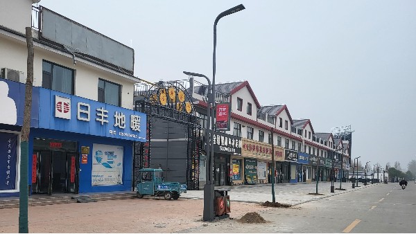 河南濟(jì)源高低臂智慧路燈安裝
