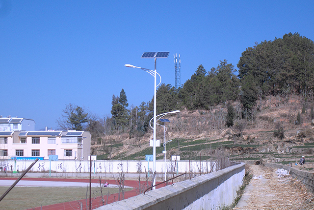學(xué)校LED太陽(yáng)能路燈