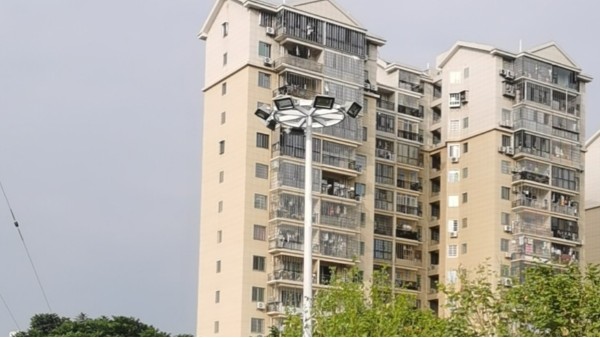 福建廣場(chǎng)高桿路燈安裝